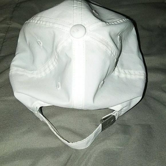 White Adidas hat - Picture 3 of 4